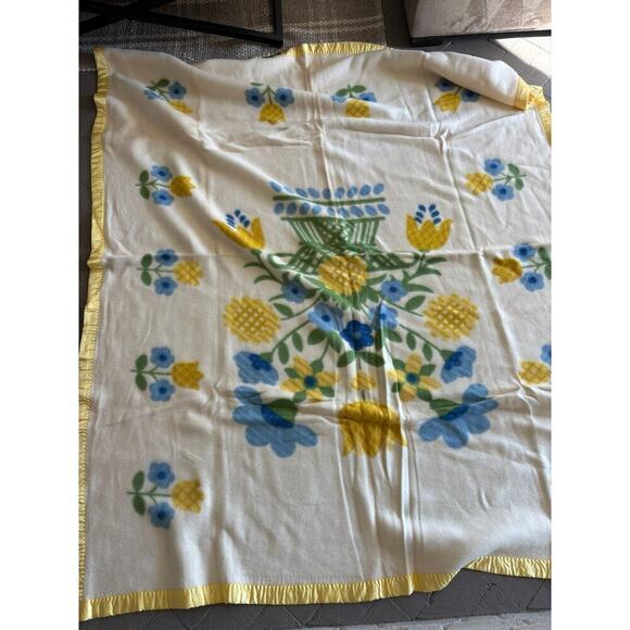 Vintage Floral Blanket With Yellow Satin Trim - Picture 1 of 5